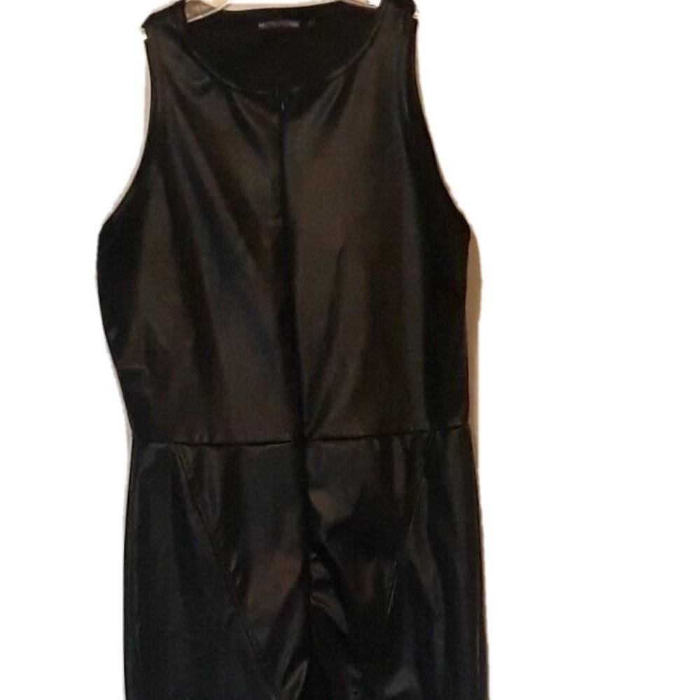 PRETTYLITTLETHING FAUX LEATHER SLEEVELESS ZIP FRONT JUMPSUIT SIZE 6